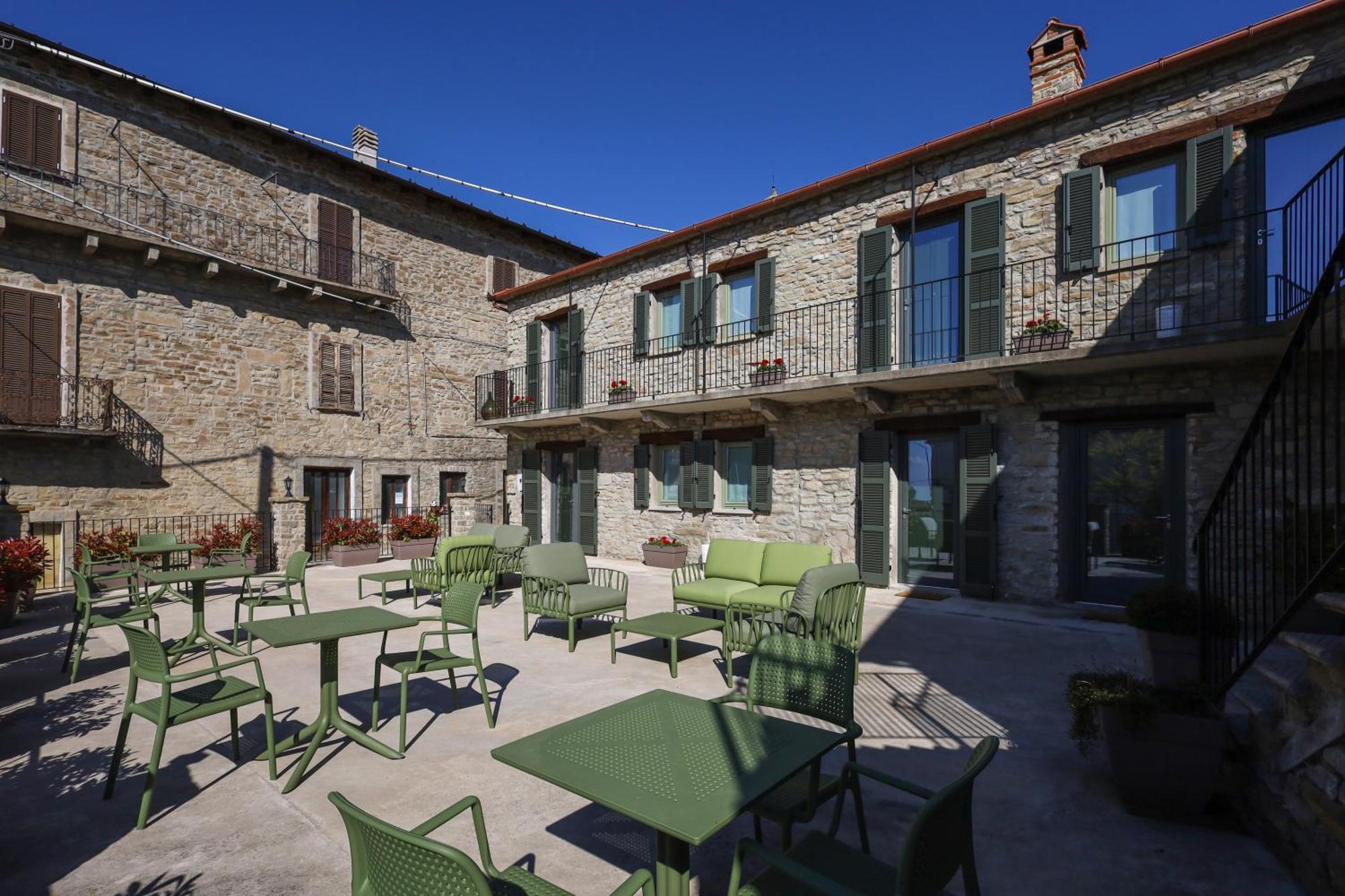 Albergo Del Bramante Roccaverano Luaran gambar